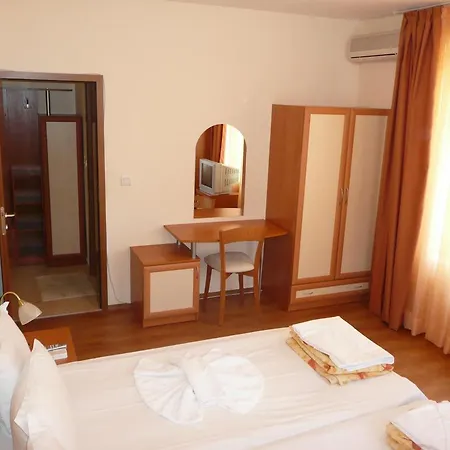 Megas Hotel 2*