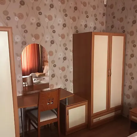Megas Hotel 2*